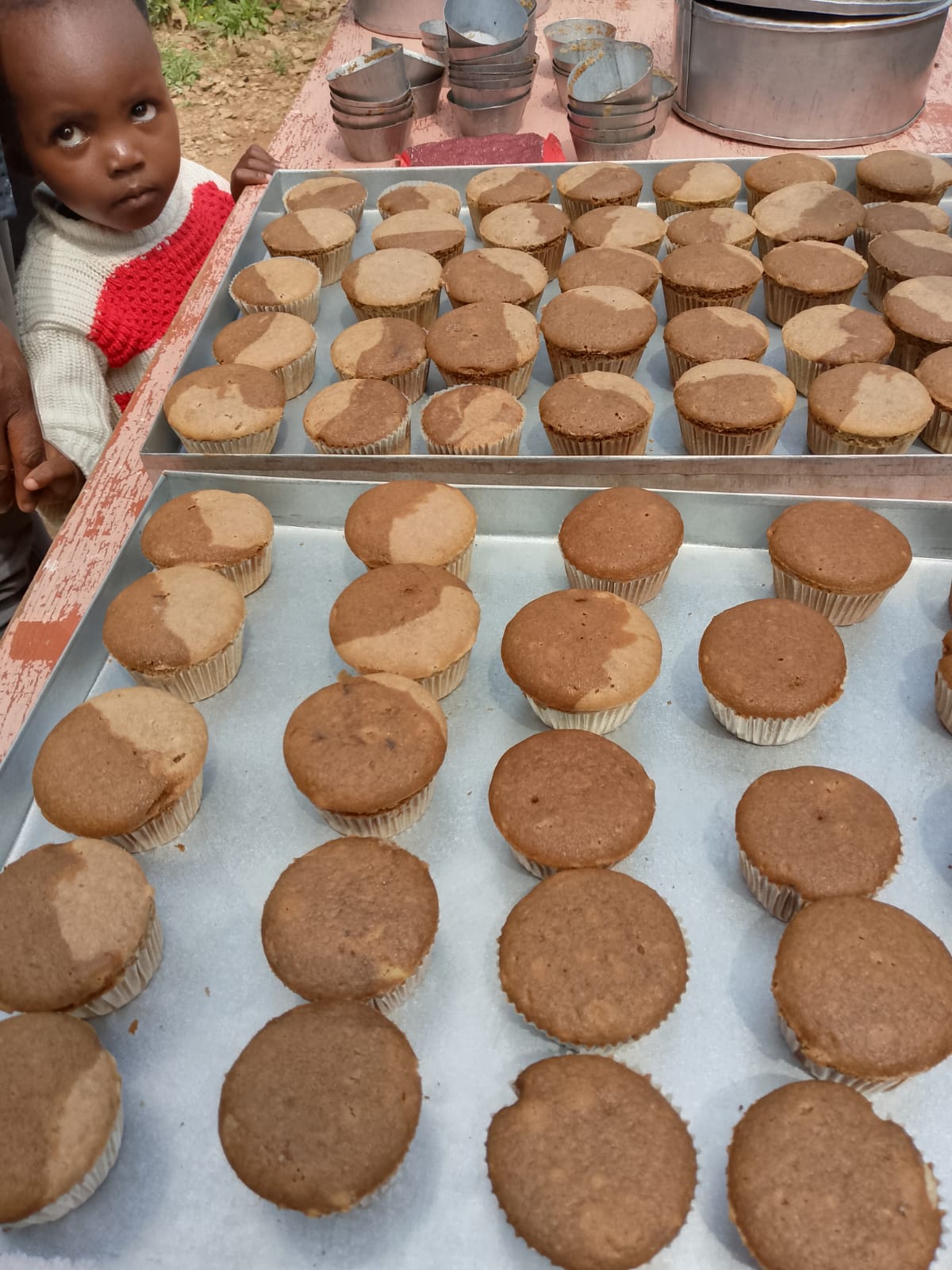 Queen cakes prepared in catering project